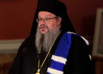 Μητροπολίτης Λαρίσης για ομόφυλα ζευγάρια: «Αν αύριο ζητήσει κάποιος να κάνει γάμο με το δέντρο, θα πούμε και σε αυτό ναι;»