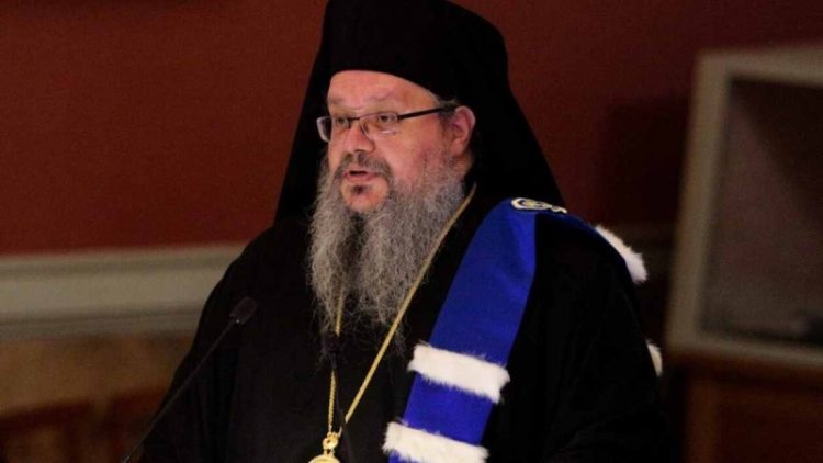 Μητροπολίτης Λαρίσης για ομόφυλα ζευγάρια: «Αν αύριο ζητήσει κάποιος να κάνει γάμο με το δέντρο, θα πούμε και σε αυτό ναι;»