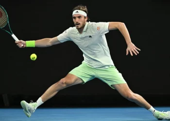 Εκτός Australian Open ο Τσιτσιπάς, έχασε 3-1 σετ από τον Φριτζ
