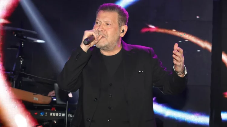 Χάρης Κωστόπουλος: Πέθανε στα 60 του ο τραγουδιστής