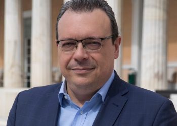 Σωκράτης Φάμελλος για ομόφυλα ζευγάρια: Η κυβέρνηση δεν τα βρίσκει ούτε με τους βουλευτές της