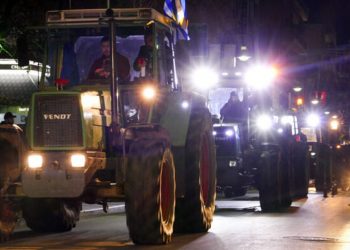 Αγρότες: Προσωρινοί αποκλεισμοί σε τελωνείο Ευζώνων και Χαλκιδική