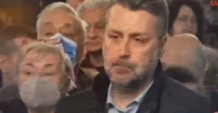 Χειροκρότημα για τον βουρκωμένο Γ. Καλλιάνο στην Ηλιούπολη (video)