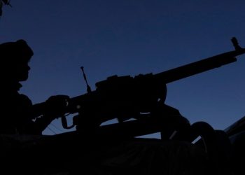 6 πυραύλους εναντίον εμπορικών πλοίων στην Ερυθρά Θάλασσα εκτόξευσαν χθες οι Χούθι