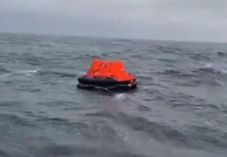 Εμπορικό πλοίο βυθίστηκε στη θάλασσα του Μαρμαρά – Αγνοούνται τα 6 μέλη του πληρώματος – ΒΙΝΤΕΟ