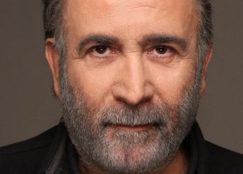 Λαζόπουλος: Μα επιτρέπεται ο Μεγαλέξανδρος να ξεκινάει την εκστρατεία κατά των Περσών με γλωσσόφιλα στον Ηφαιστίωνα;