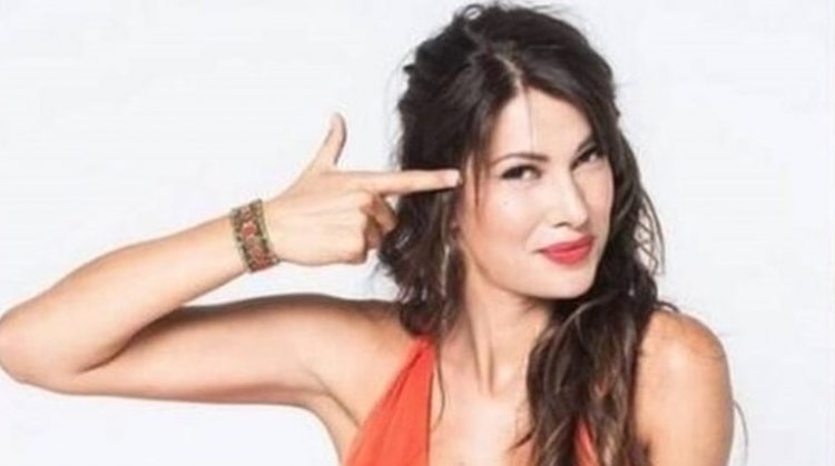 Κλέλια Ρένεση στο νοσοκομείο : “Μου έσωσαν κυριολεκτικά τη ζωή”