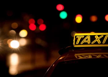 Παλαιό Φάληρο: Ληστεία σε οδηγό ταξί κατέληξε σε καταδίωξη στο κέντρο της Αθήνας