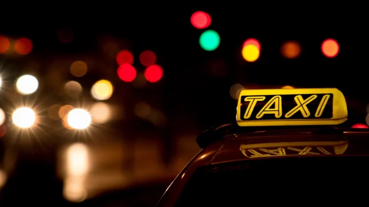 Παλαιό Φάληρο: Ληστεία σε οδηγό ταξί κατέληξε σε καταδίωξη στο κέντρο της Αθήνας