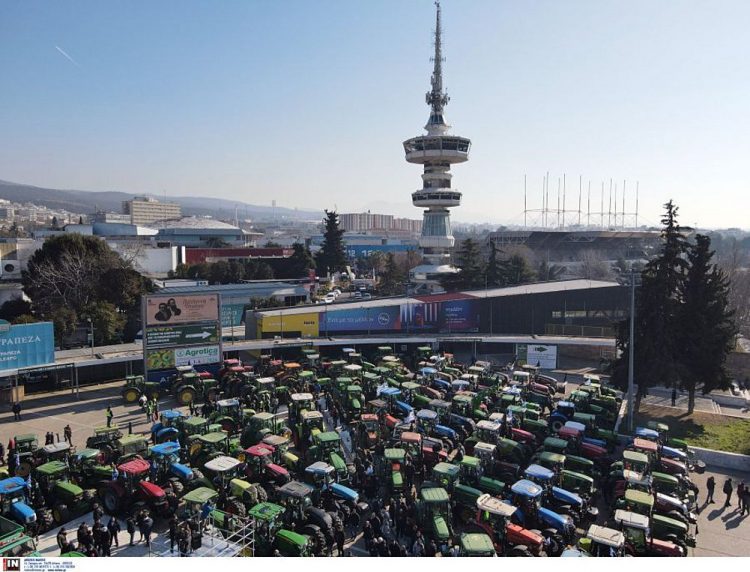 Θεσσαλονίκη: Συλλαλητήριο των αγροτών με τρακτέρ μπροστά από τη ΔΕΘ – ΦΩΤΟΓΡΑΦΙΕΣ και ΒΙΝΤΕΟ