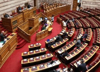 Ποινικό αδίκημα οι προπηλακισμοί σε βάρος γιατρών, εκπαιδευτικών