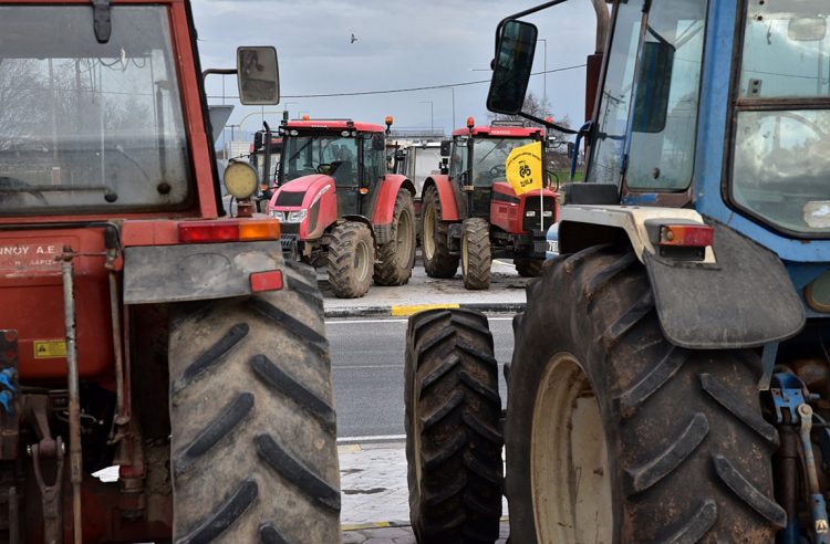 Αγρότες: Τέσσερις μέρες σκοπεύουν να παραμείνουν με τα τρακτέρ στην Αθήνα