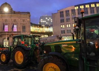 Βέλγιο: Αγρότες απέκλεισαν τα σύνορα με την Ολλανδία