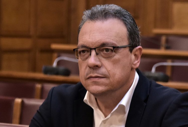 Σωκράτη Φάμελλος: Υποχρέωση της Πολιτείας η αποκατάσταση της αδικίας σε βάρος των 4.000 εργαζομένων στο χώρο της Υγείας