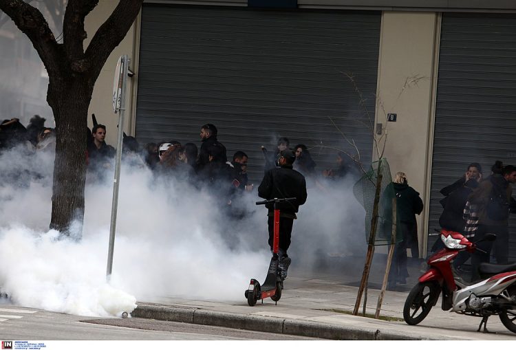 Θεσσαλονίκη: Αναβλήθηκε η δίκη για τους 3 συλληφθέντες στα επεισόδια από την πορεία για τα Τέμπη