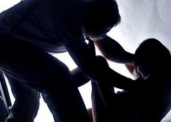 Τρόμος για 44χρονη στα Καμίνια: Δύο άτομα που επέβαιναν σε μηχανάκι επιχείρησαν να τη βιάσουν