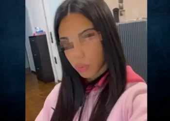 Κύκλωμα μαστροπείας: «Ακόμα και σήμερα η αδερφή μου κλείνει ραντεβού» – Τι λέει η γυναίκα που αποκάλυψε τη δράση του κυκλώματος