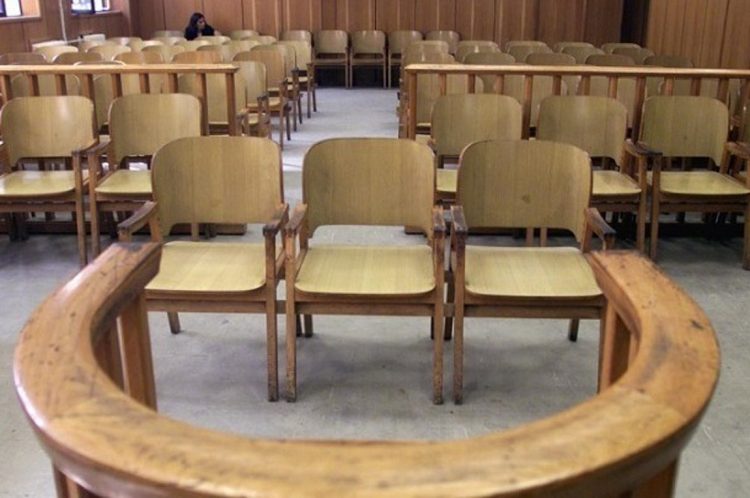 Ιωάννινα: Πρώην εισαγγελέας αφαιρούσε δικογραφίες με σκοπό να τις κάψει