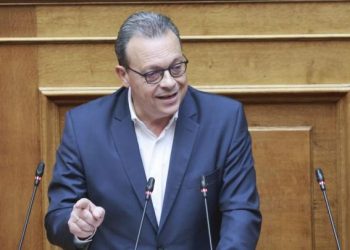 Σωκράτης Φάμελλος: Για τα συμφέροντα λίγων κολλητών σας ποδοπατάτε τα όνειρα των νέων και το Σύνταγμα