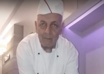 «Με μαχαίρωσε επειδή δεν του άρεσε το κοντοσούβλι»: Τι λέει ο μάγειρας που δέχτηκε επίθεση σε ουζερί