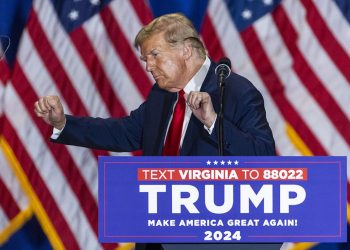 Ντόναλντ Τραμπ: Θα πληρώσει δικαστικά έξοδα 300.000 λίρες σε προσφυγή εναντίον Βρετανού πράκτορα