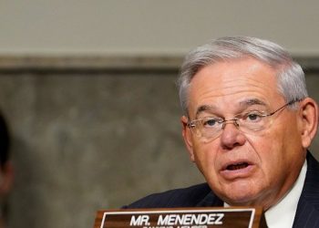 ΗΠΑ: Αντιμέτωπος με νέα κατηγορία ο γερουσιαστής Μπομπ Μενέντεζ