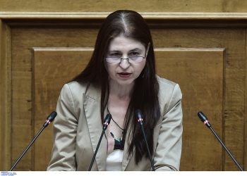 Καβάλα: Γυναίκα χαστούκισε τη βουλευτή της ΝΔ Αγγελική Δεληκάρη