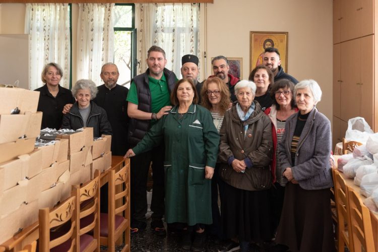 Δέματα αγάπης σε 190 οικογένειες από τον Γιώργο Βάλλη και την Π.Ε.Π.Ι.Ε.Θ.