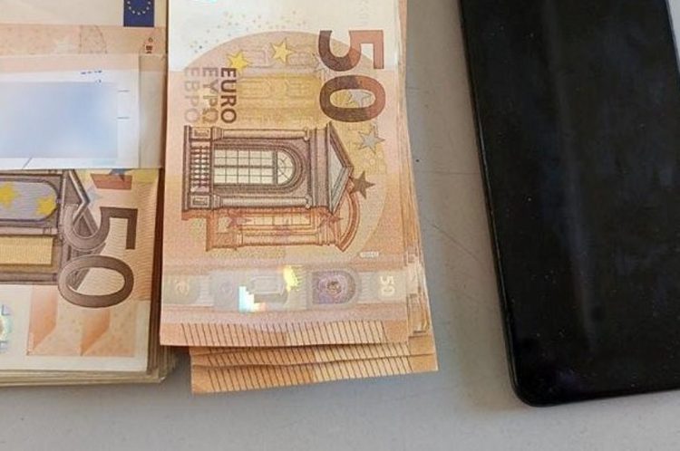 Εξαπατούσαν ηλικιωμένους αποσπώντας μεγάλα χρηματικά ποσά – Σύλληψη μιας 66χρονης