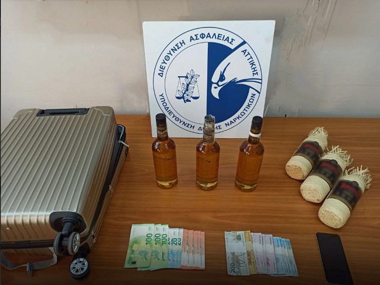 Συνελήφθη στο «Ελευθέριος Βενιζέλος» με 4,8 κιλά υγρής κοκαΐνης από τη Βραζιλία