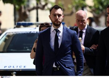 Κωνσταντίνος Φλώρος: «Ουδέποτε χτύπησα τον Γραμμένο στο πρόσωπο»