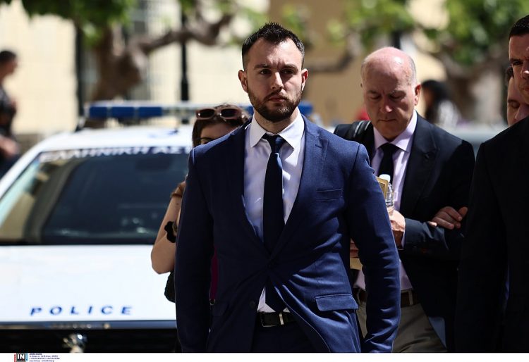 Κωνσταντίνος Φλώρος: «Ουδέποτε χτύπησα τον Γραμμένο στο πρόσωπο»