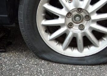 Κρήτη: Έσκισαν τα λάστιχα καθηγητών στο Γυμνάσιο Αγίας Βαρβάρας