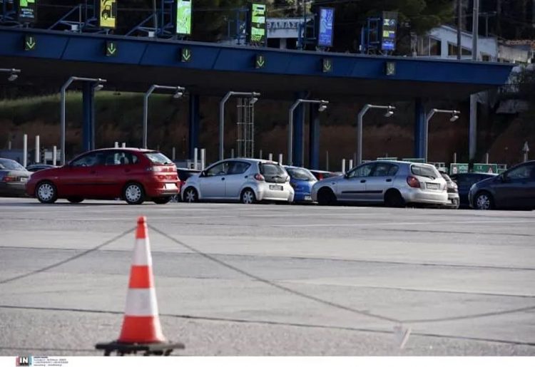 Σε εξέλιξη το δεύτερο «κύμα» επιστροφής των εκδρομέων – Πού εντοπίζονται προβλήματα