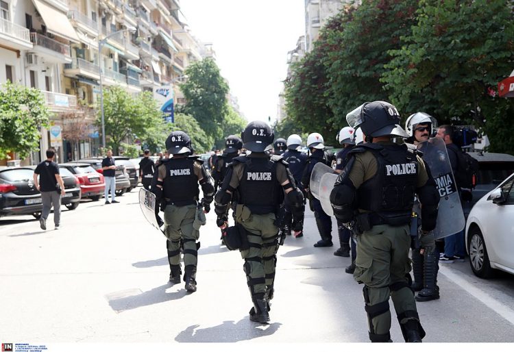 Συνελήφθη οπαδός του ΠΑΟΚ με… σπαθί στην κατοχή του