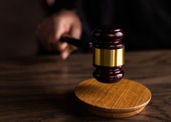 Θεσσαλονίκη: Σκότωσε την ηλικιωμένη μητέρα του για να την “λυτρώσει” από τα ψυχολογικά της προβλήματα