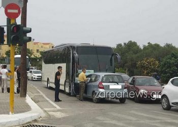 Κρήτη: Μετωπική σύγκρουση αυτοκινήτου με τουριστικό λεωφορείο