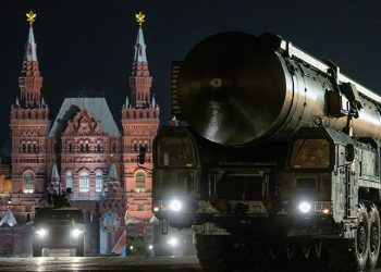 Ρωσία: Προειδοποιεί τη Δύση ότι αισθάνεται υποχρεωμένη να ενισχύσει την πυρηνική της αποτροπή