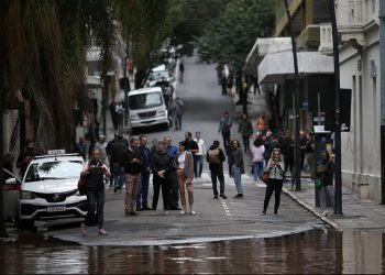 Βραζιλία: Τουλάχιστον 56 νεκροί και 67 αγνοούμενοι από τις καταρρακτώδεις βροχές