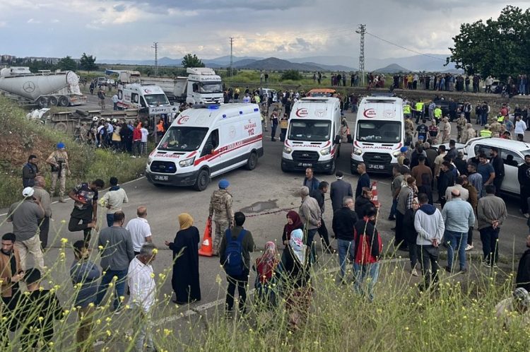 Τουρκία: Οκτώ νεκροί από σύγκρουση λεωφορείου με βυτιοφόρο