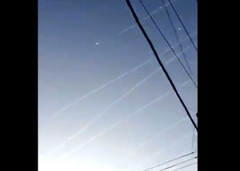 Ηχούν σειρήνες στο Τελ Αβίβ – Η Χαμάς λέει ότι εξαπέλυσε «μεγάλη πυραυλική» επίθεση στο Ισραήλ