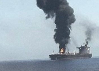 Ερυθρά Θάλασσα: Οι Χούθι χτύπησαν ελληνόκτητο πλοίο με βαλλιστικό πύραυλο