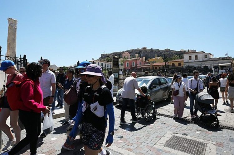 Λοκομοτίβα της ελληνικής οικονομίας ο τουρισμός