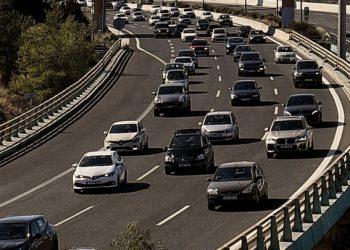 Έξοδος των εκδρομέων του Πάσχα: Παραμένει αυξημένη η κίνηση στην Αθηνών-Κορίνθου