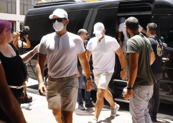 Στον εισαγγελέα οι 13 συλληφθέντες του σκάφους «Περσεφόνη» για τη φωτιά στην Ύδρα