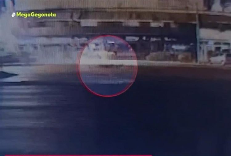 Λεωφόρος Αθηνών: H 17χρονη κείτονταν στην άσφαλτο επί 28 λεπτά και δεν σταμάτησε κανείς να τη βοηθήσει