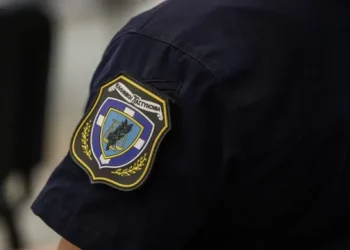 Χειροπέδες σε αξιωματικό της ΕΛΑΣ για εκδικητική πορνογραφία