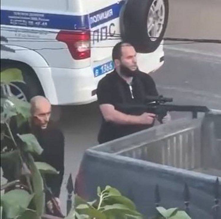 Καρέ–καρέ η αιματηρή επίθεση των τρομοκρατών στο Νταγκεστάν της Ρωσίας – Στους 19 οι νεκροί