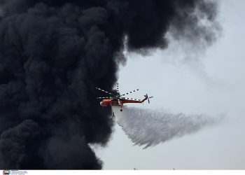 Φωτιά σε εργοστάσιο στην Κάτω Κηφισιά – Σε εξέλιξη η επιχείρηση κατάσβεσης