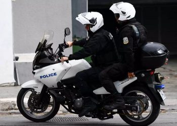 Ομόνοια: 34χρονος επιτέθηκε με μαχαίρι στην έγκυο σύντροφό του